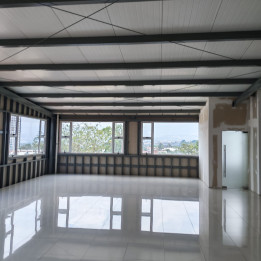 Rento Oficina Comercial zona 12 Plaza Canada