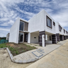 Casa en Venta en Km 18.5 a San José Pinula