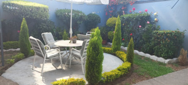 En venta casa grande con jardín La Floresta zona 9 Xela