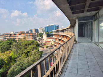 Oficina en Alquiler o Venta en Zona 9
