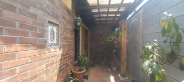 Casa con bodega en venta en zona 2 de Mixco Alvarado