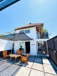 Casa con Terreno Vacacional de Playa Venta Monterrico 