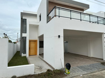 Casa en Venta en Brisas Oriental de 2 niveles y terraza