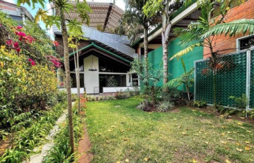 Plus Real Estate vende 2 Casa en mismo terreno en zona 15