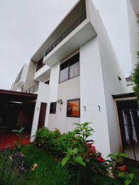 Casa en Venta en condominio de Muxbal Guatemala