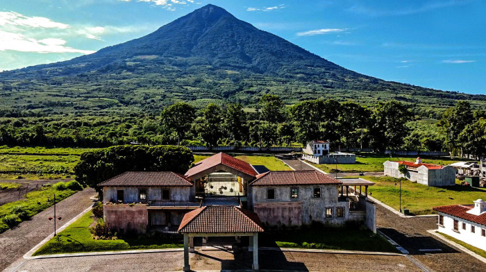 Casa en Venta en  Antigua Guatemala en Condominio  - Image 1