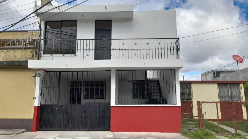 Casa en Venta Planos de Llano Largo Zona 18 Guatemala - Image 1