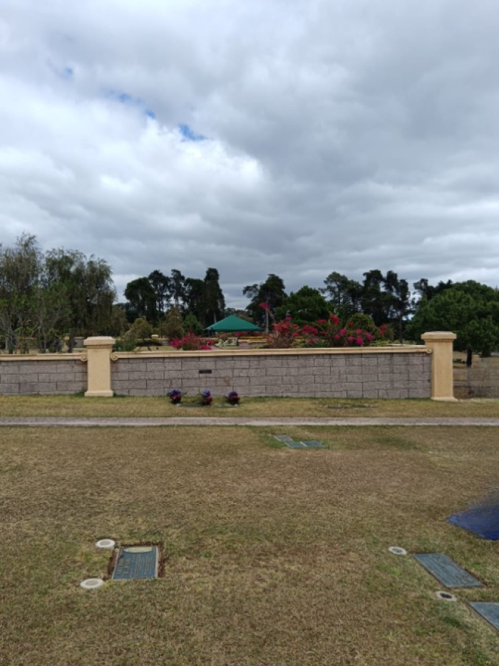 Terreno en venta Cementerio Las Flores - Image 1