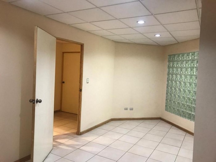 Oficina en Renta para uso de servicios médicos - Image 1