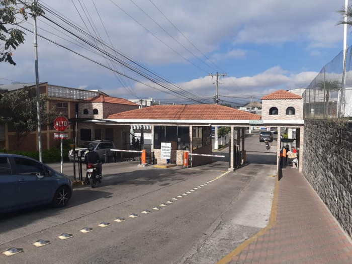 Casa en Renta en Rivera del Río, San Miguel Petapa