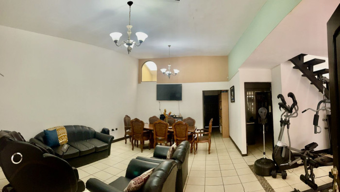 Casa en alquiler en Barva de Heredia, en residencial