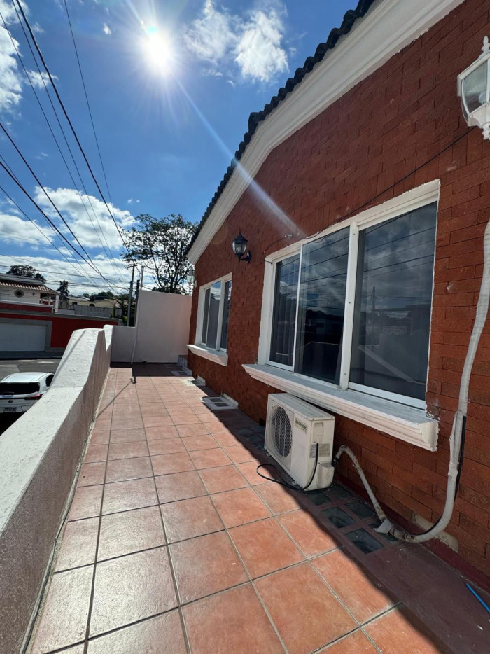 Casa en Venta en Condominio Zona 16