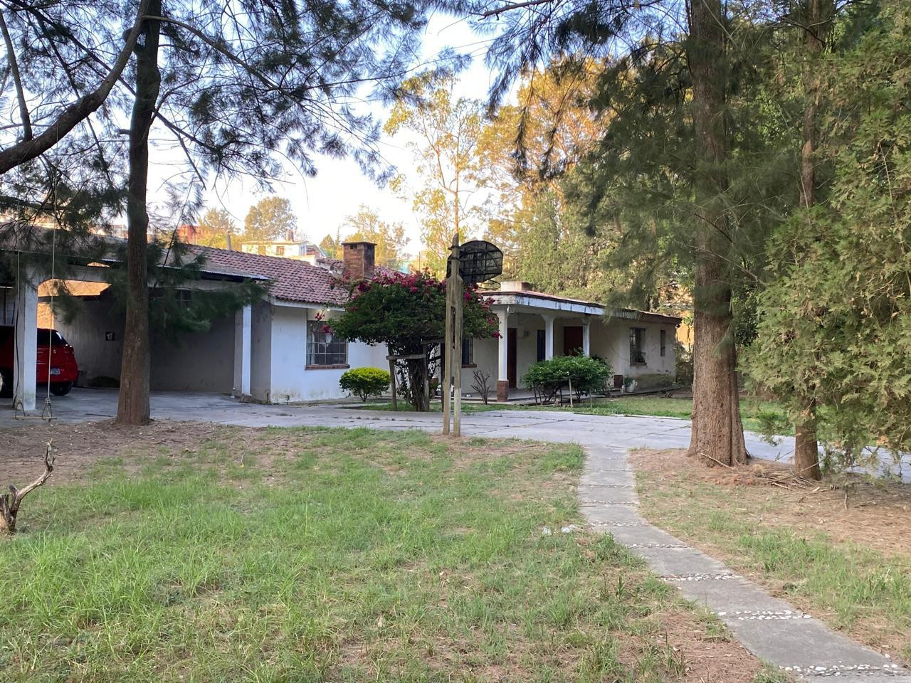 Venta de Casa con terreno, en Huehuetenango - Image 1