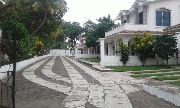 Casa vacacional en Renta o Venta en Retalhuleu - Image 1