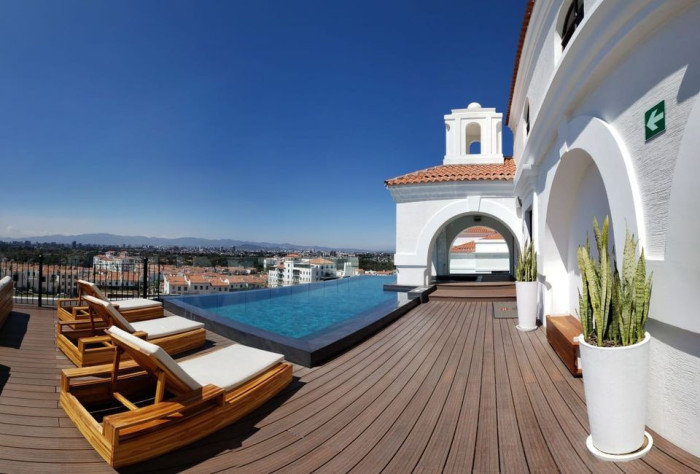 Plus Real Estate renta penthouse en zona 16 