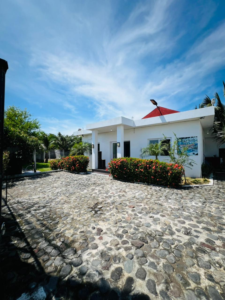 Venta de Chalet amueblado Puerto Iztapa - Image 1