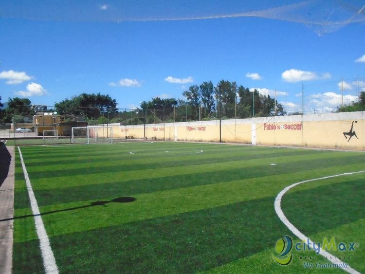 Terreno en Venta con canchas deportivas e instalaciones - Image 1