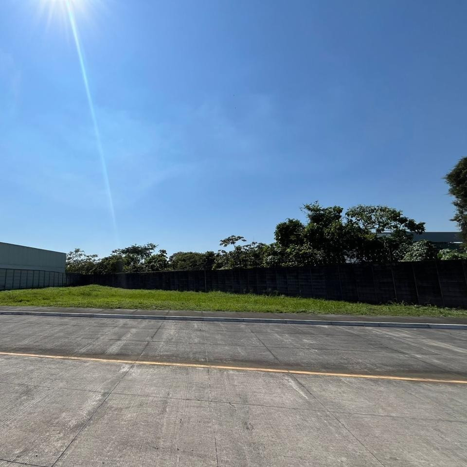Terrenos Industriales en Venta en Ruta a Puerto Quetzal - Image 1