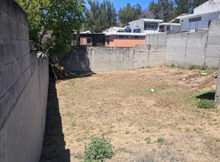 Terreno con Apartamento en Venta en San Cristóbal - Image 1