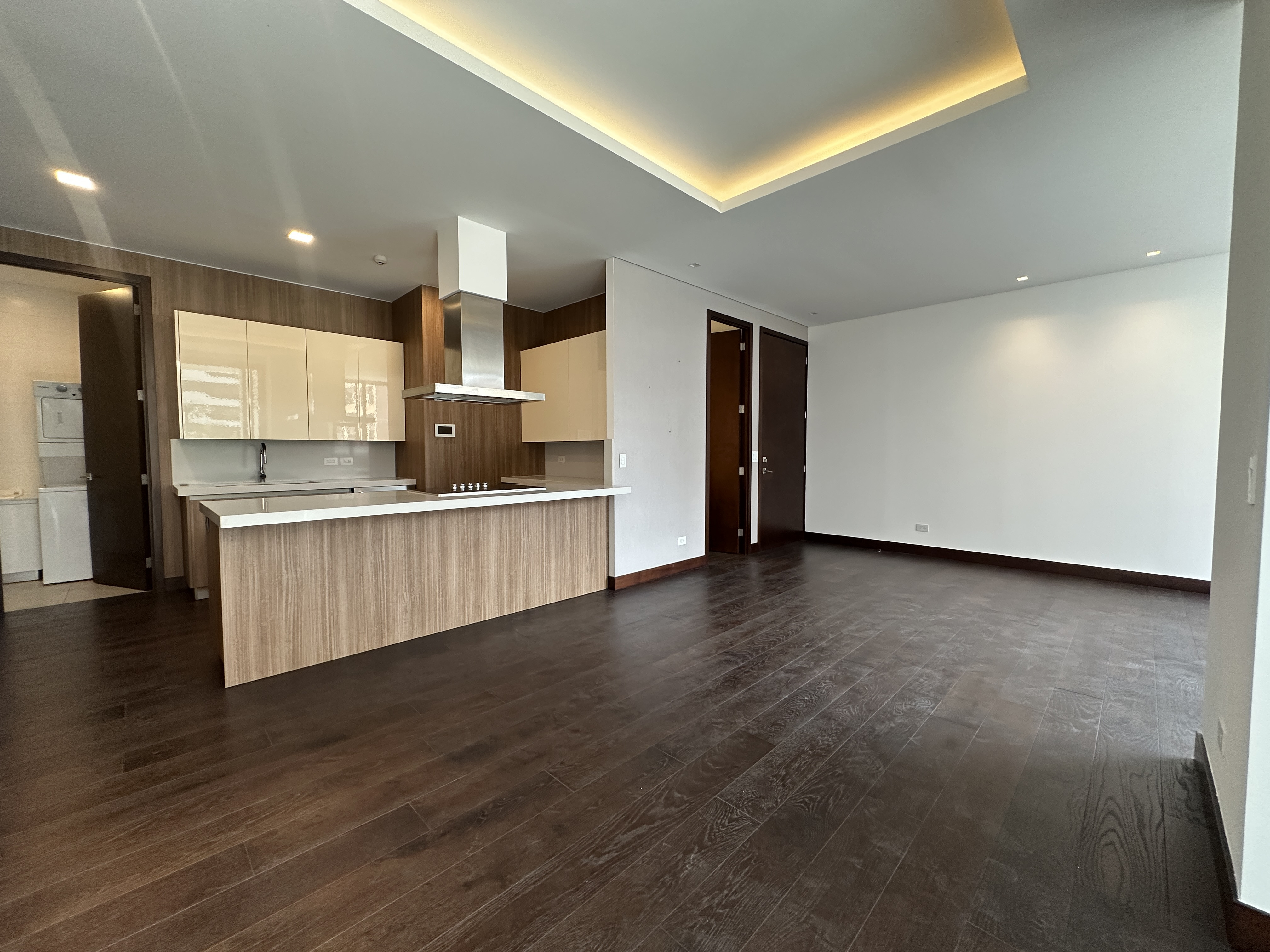 Apartamento en Venta y Renta en Zona 14 - Image 1