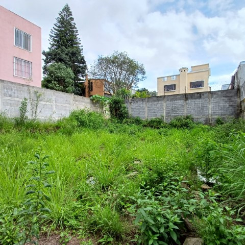 Terreno en Renta San Cristóbal, construcción iniciada - Image 1