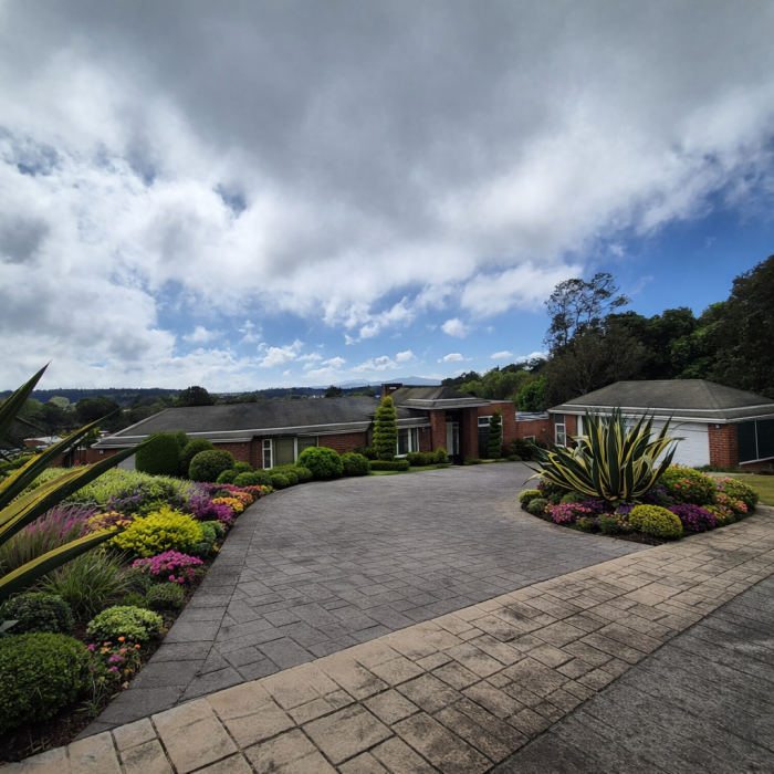 Casa en venta o renta en Colinas de Castel Guatemala - Image 1
