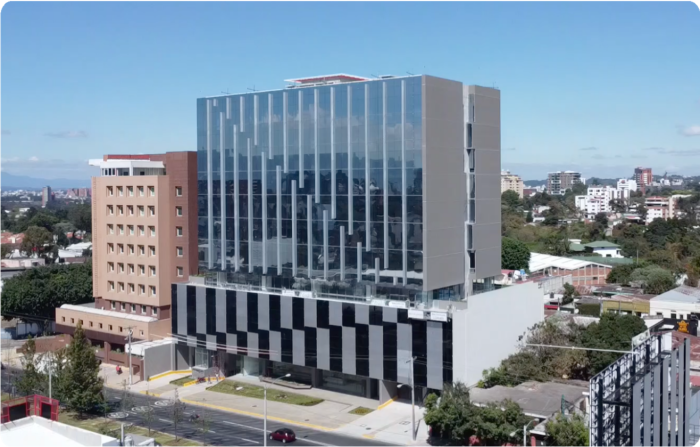 Edificio comercial en Renta en Zona 10 Guatemala - Image 1