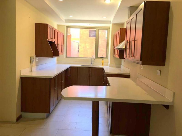 Plus Real Estate renta casa en zona 14 