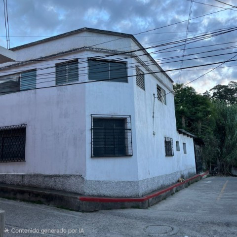 Casa para Uso Comercial en San Juan Sacatepéquez - Image 1