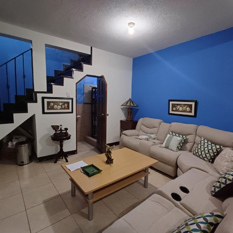 Apartamento en Venta Zona 2 de Mixco El Tesoro - Image 1