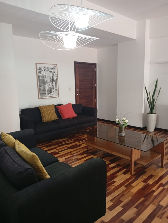Apartamento en Venta o Renta en Zona 14 Guatemala - Image 1