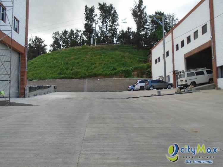 Bodega en Venta Zona 1 de MIxco - Image 1