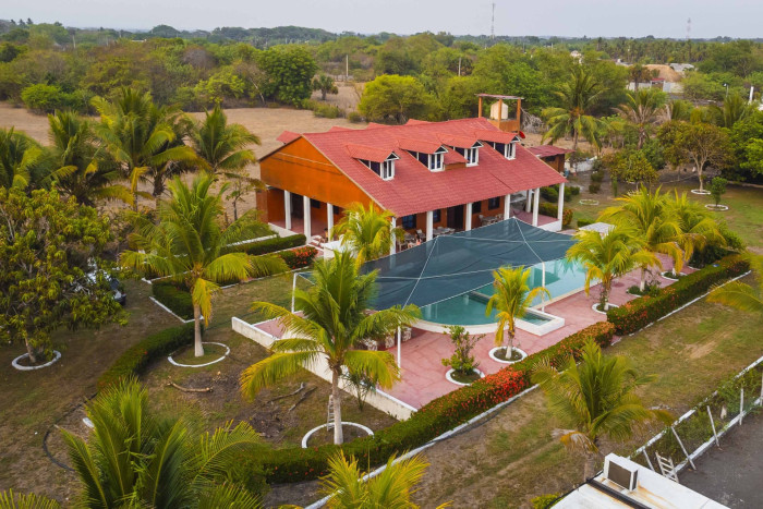 Chalet vacacional en venta y renta en Monterrico