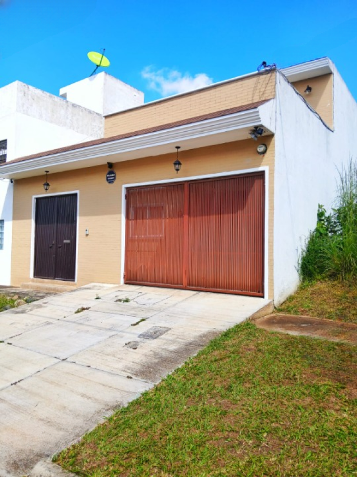 Casa de 3 Habitaciones en Venta Zona 16 Hacienda Real - Image 1