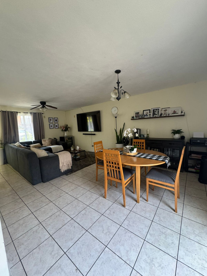 Casa en venta en Condado Catalina zona 6 de Villa Nueva
