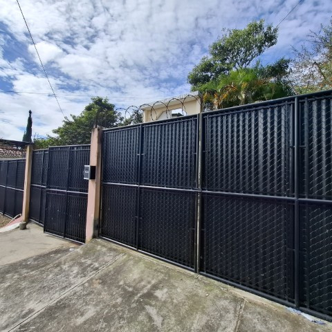 Ofi-Bodega en Venta San Cristóbal Zona 8 de Mixco - Image 1