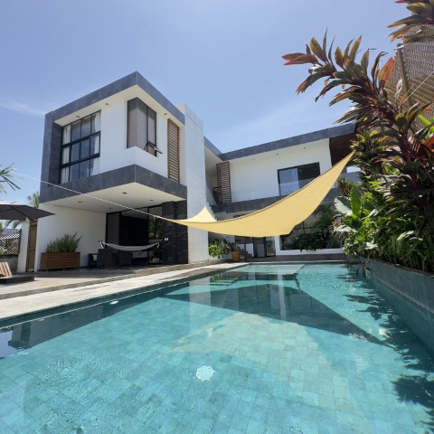 Chalet Amueblado en Venta, Monterrico, Santa Rosa - Image 1
