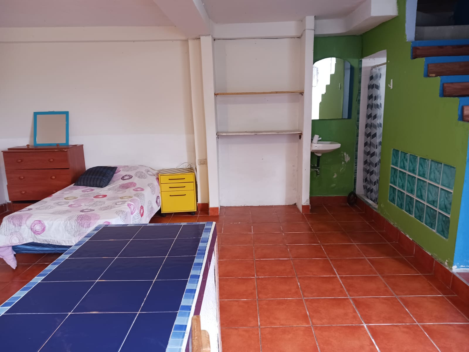 Apartamento Efficiency Amueblado en Renta Zona 2 Ciudad - Image 1