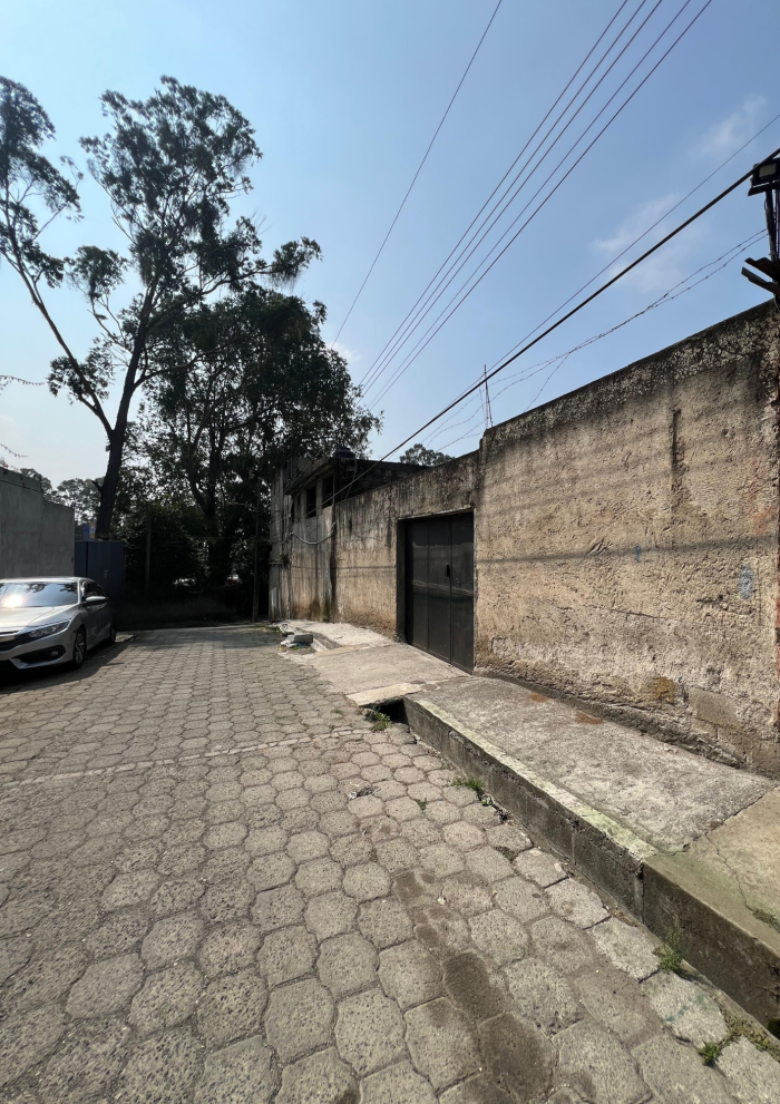 Casa en venta para uso comercial e industrial - Image 1