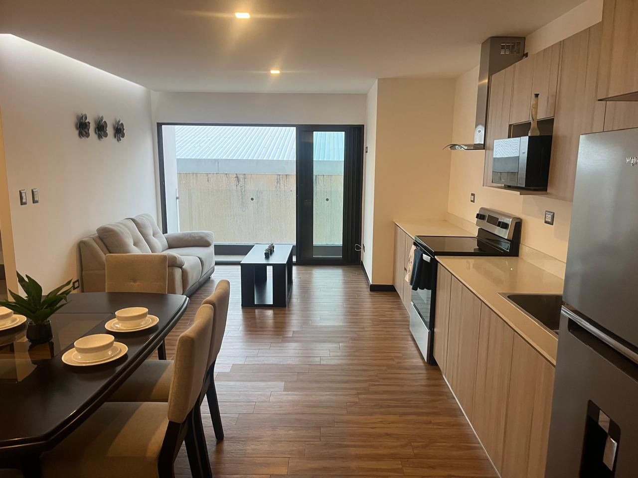 Apartamento amueblado en alquiler en Mariscal zona 11 - Image 1