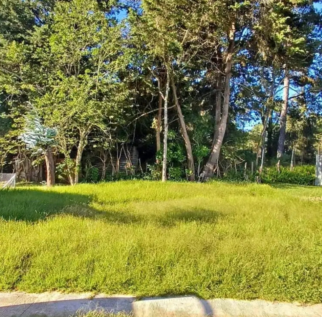 Terreno en venta en Jardines de Santiago Sacatepéquez - Image 1