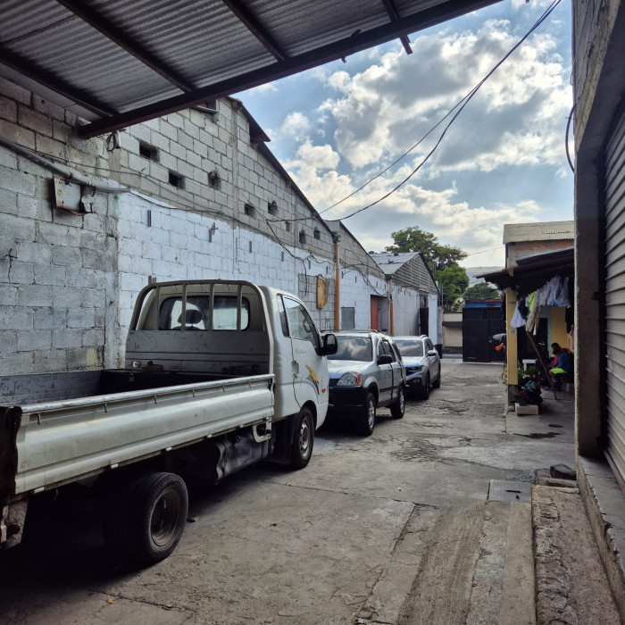 Propiedad comercial para desarrollo San Miguel Petapa - Image 1