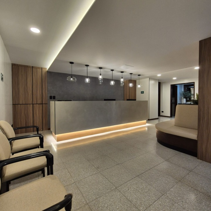 Clínica amplia en Venta en Multimédica zona 15 - Image 1