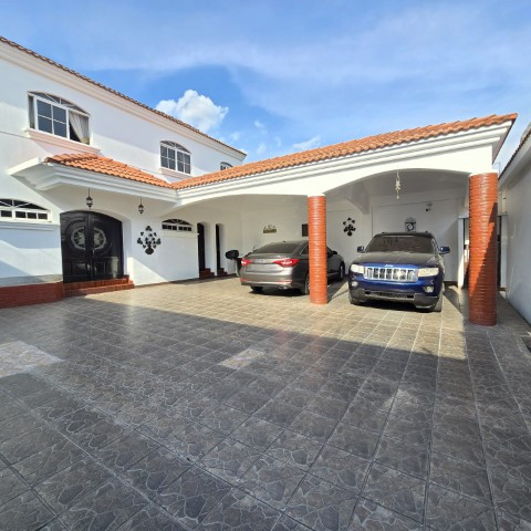 Casa en Venta San Cristóbal Vista al Valle Oriente - Image 1
