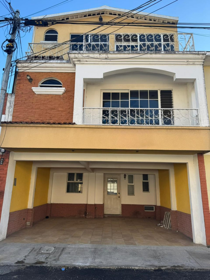 Casa en venta Colinas de Monte María Sur Villa Nueva - Image 1