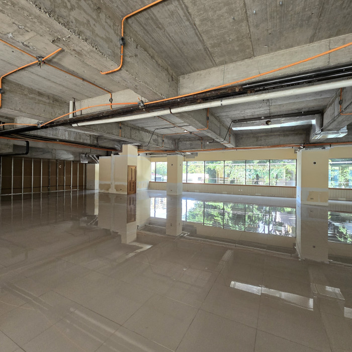 Oficina en Renta con 2000m2 en Zona 14 Guatemala - Image 1
