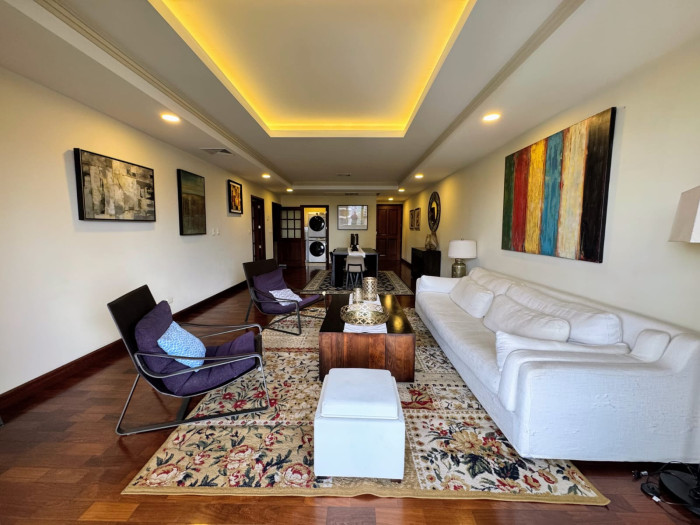 Apartamento amueblado en Alquiler en Zona 10 Guatemala - Image 1