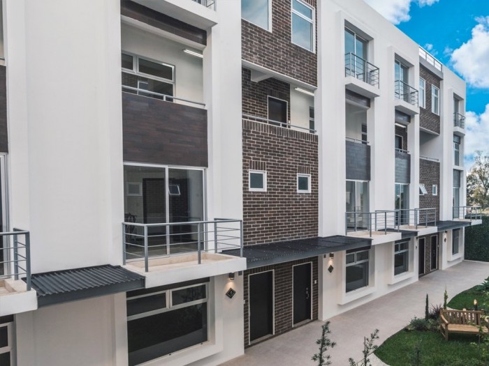 Apartamento de 2 niveles en Venta cerca de la Roosevlet - Image 1
