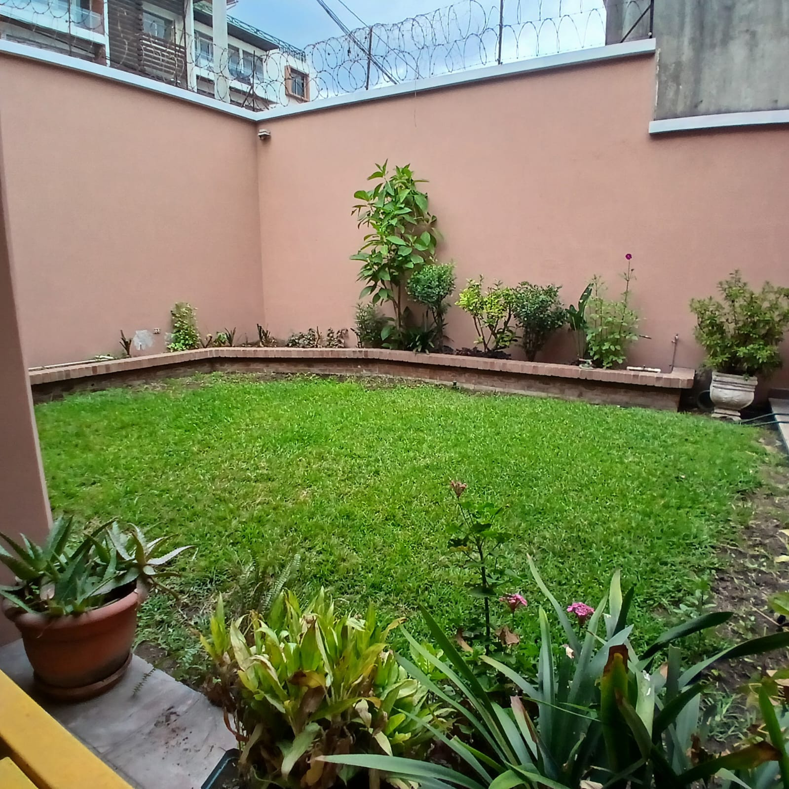 Casa Comercial en Renta en Colonia Santa Elisa, zona 12