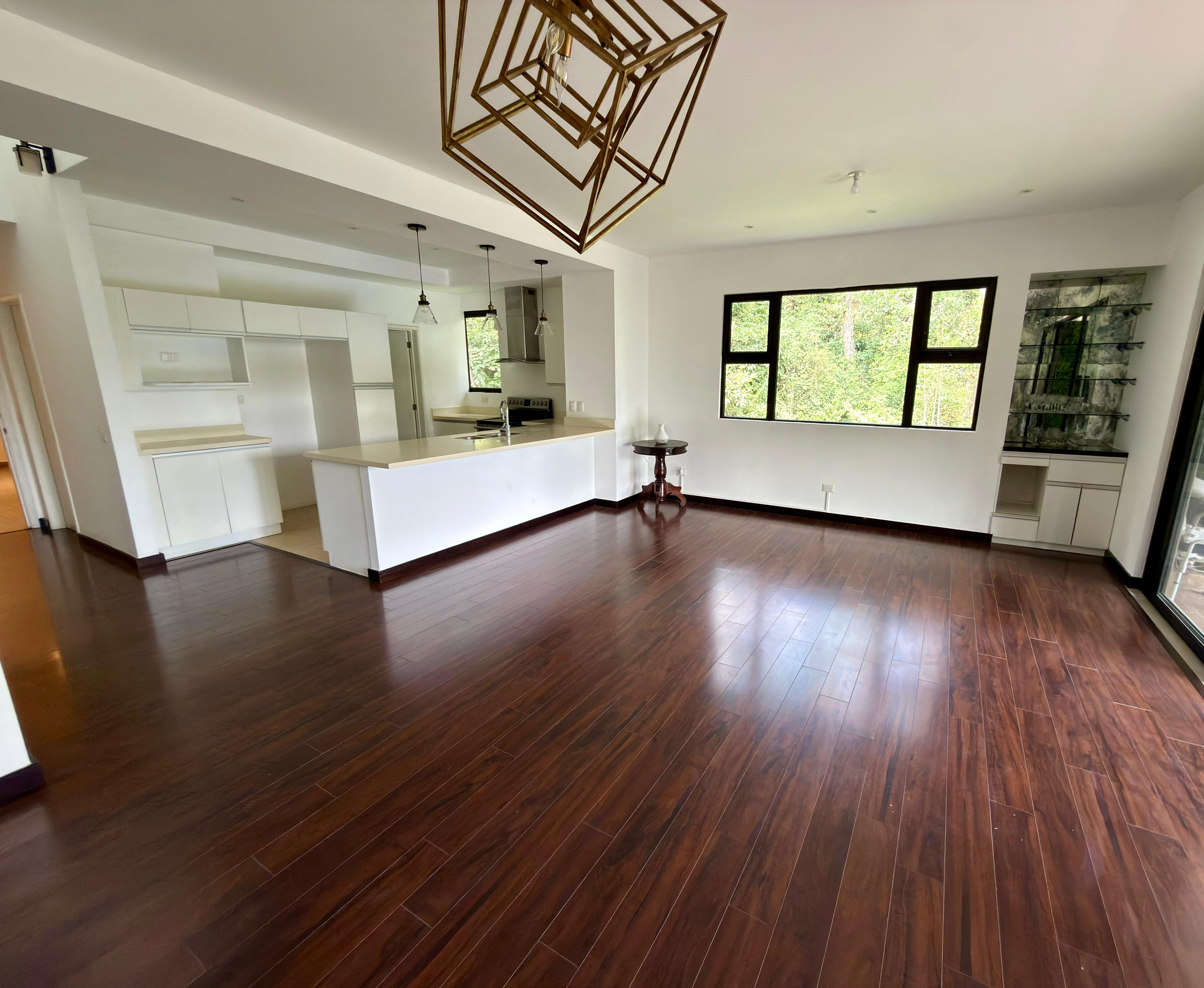 Penthouse en venta en Laguna del Bosque - Image 1